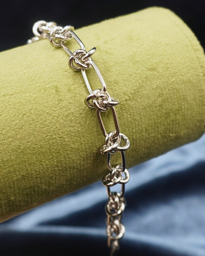 ESSENTIALS Bracelet // 01 Silver