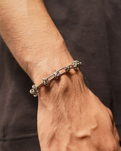 ESSENTIALS Bracelet // 01 Silver