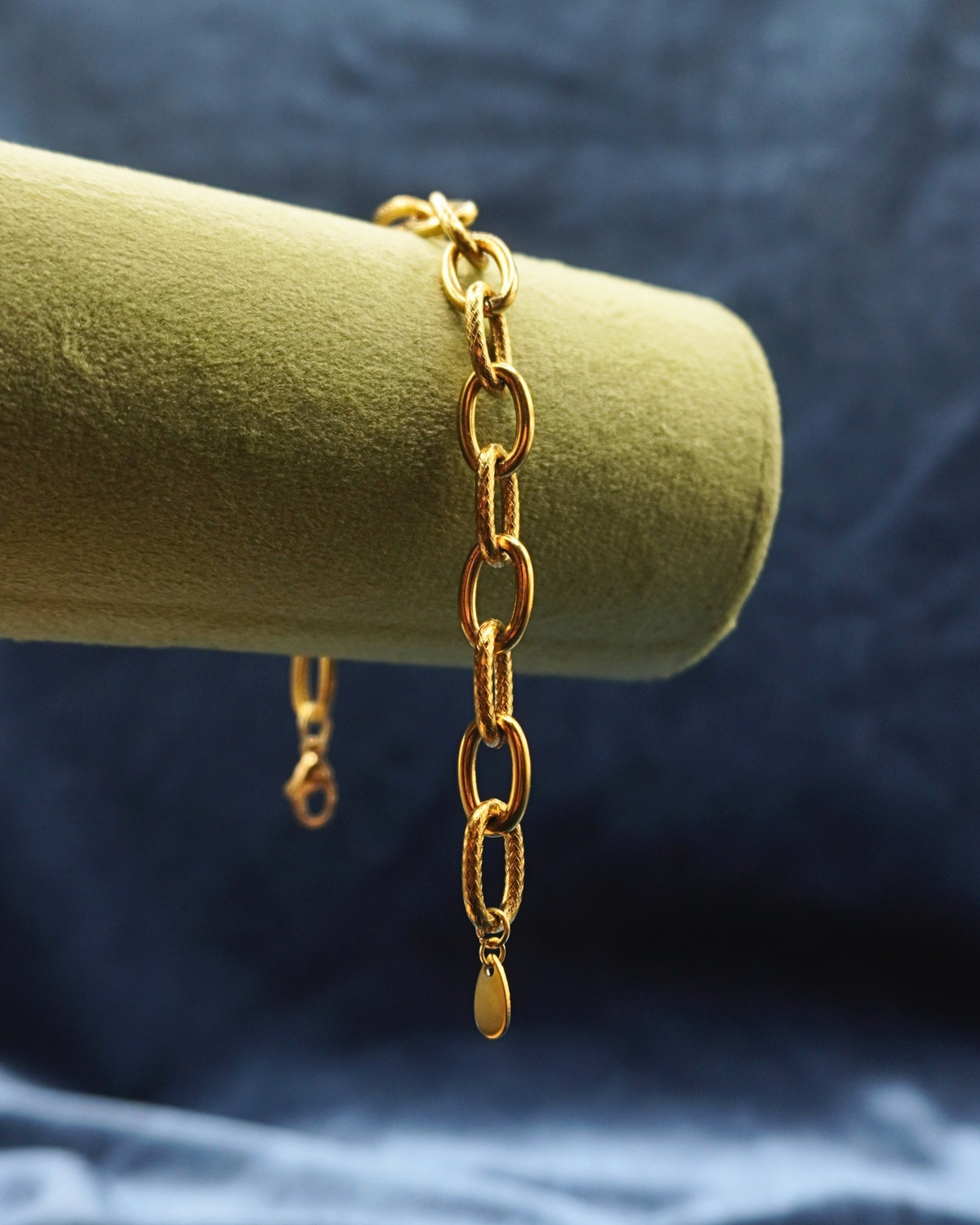 ESSENTIALS Bracelet // 03 Gold