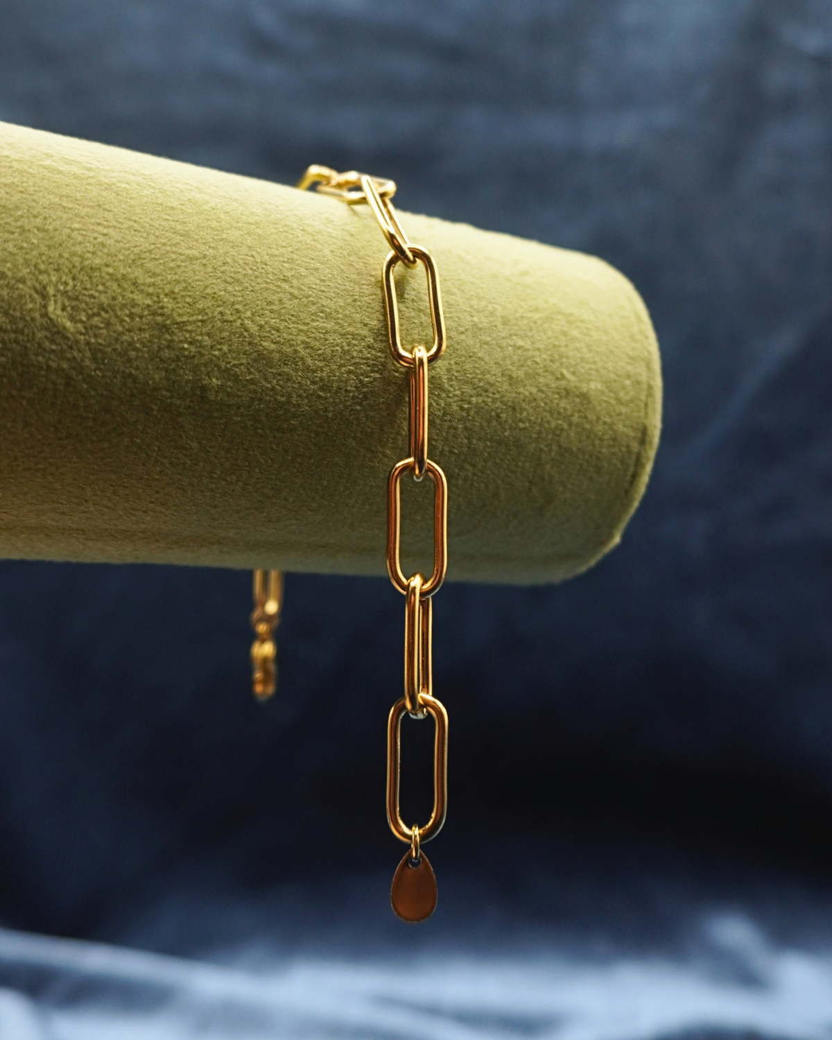 ESSENTIALS Bracelet // 04 Gold