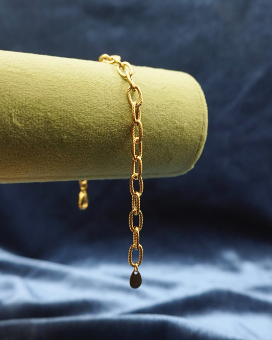 ESSENTIALS Bracelet // 05 Gold