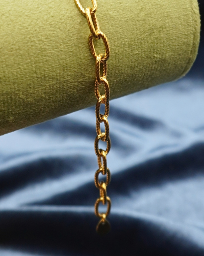 ESSENTIALS Necklace // 05 Gold