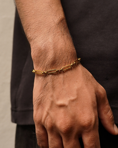 ESSENTIALS Bracelet // 07 Gold